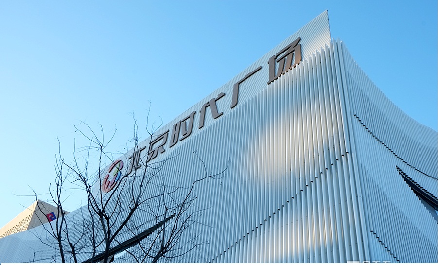 �����r���V��